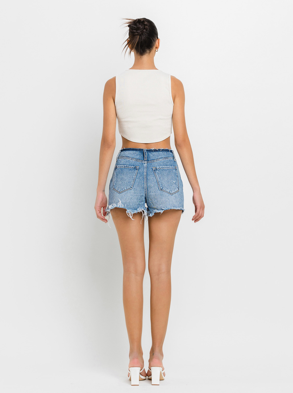 HIGH RISE BANDELSS DISTRESSED SHORTS